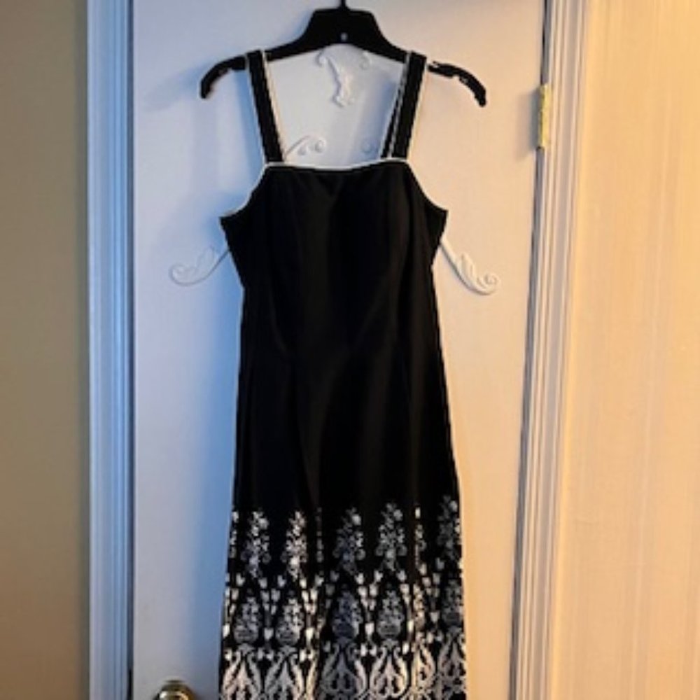 Ladies Black and White Sun dress